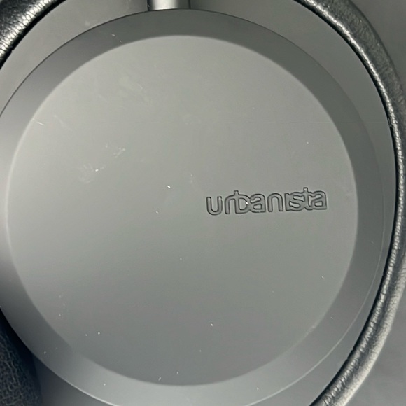 Urbanista Los Angeles Solar Powered Active Bluetooth Headphones - Picture 2 of 16